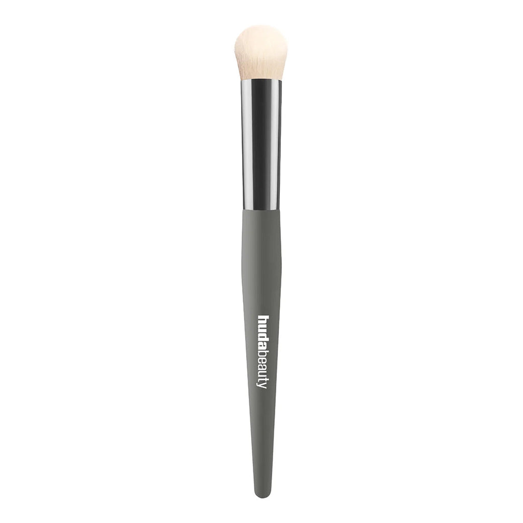 Huda Beauty Undereye Buff Brush