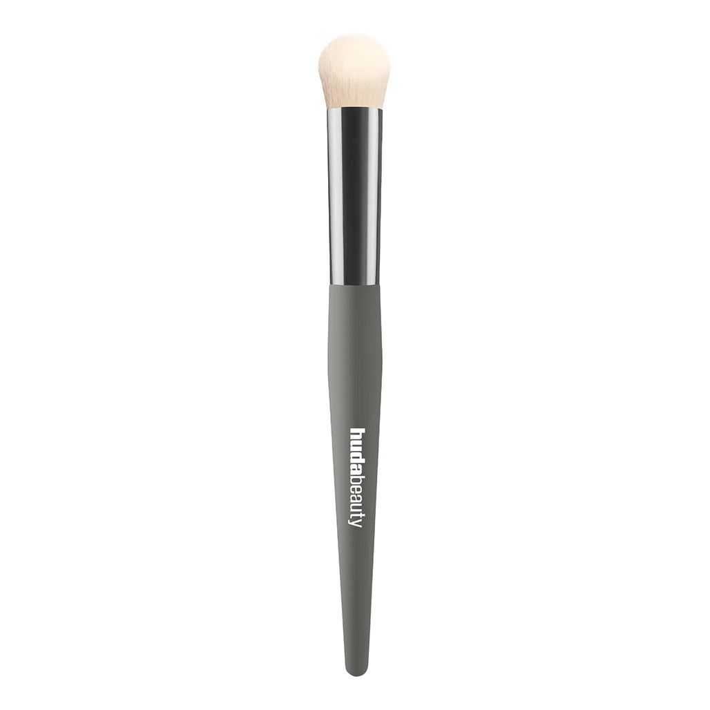 Huda Beauty Undereye Buff Brush
